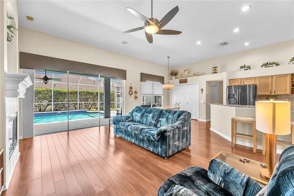 2219 Longmore Circle Valrico FL 33596