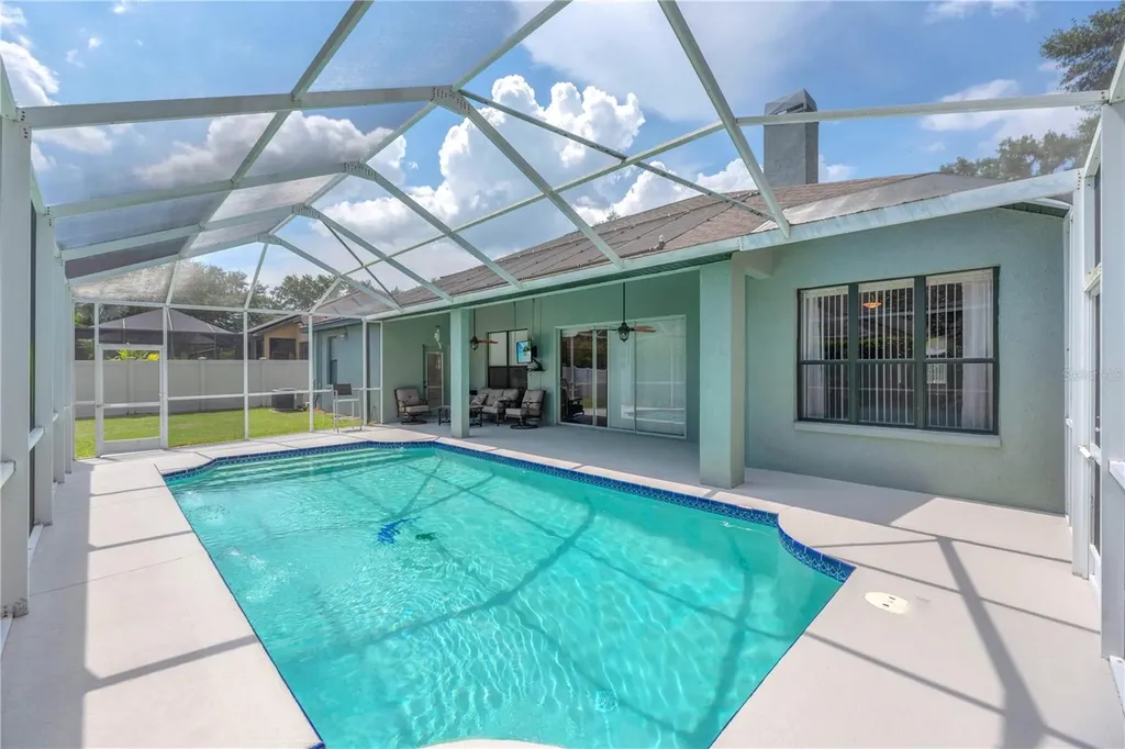 2219 Longmore Circle Valrico FL 33596