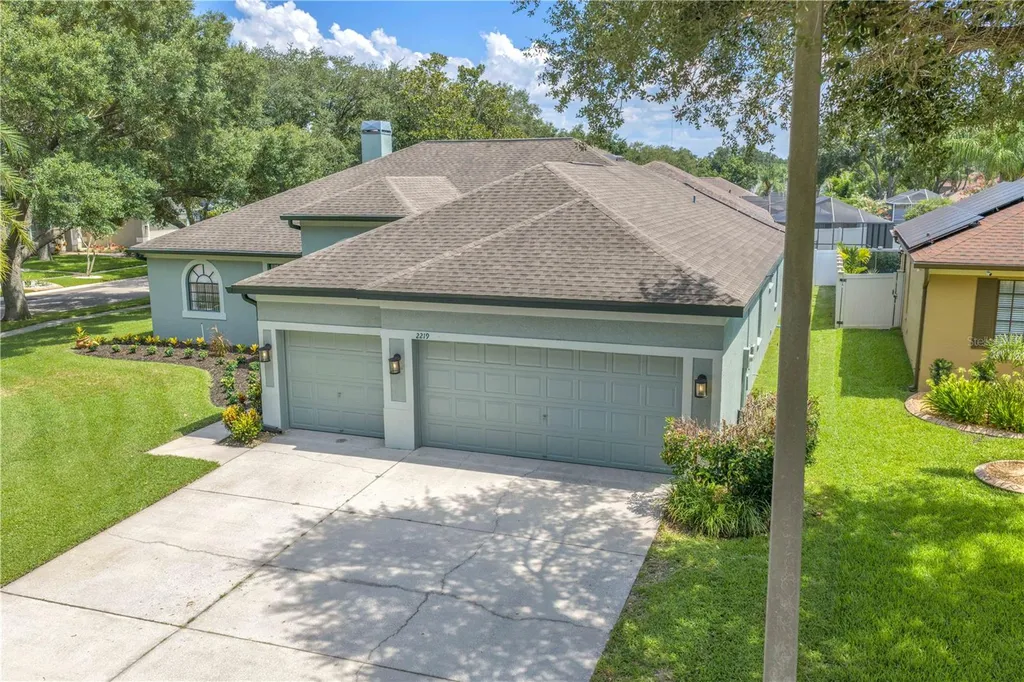 2219 Longmore Circle Valrico FL 33596