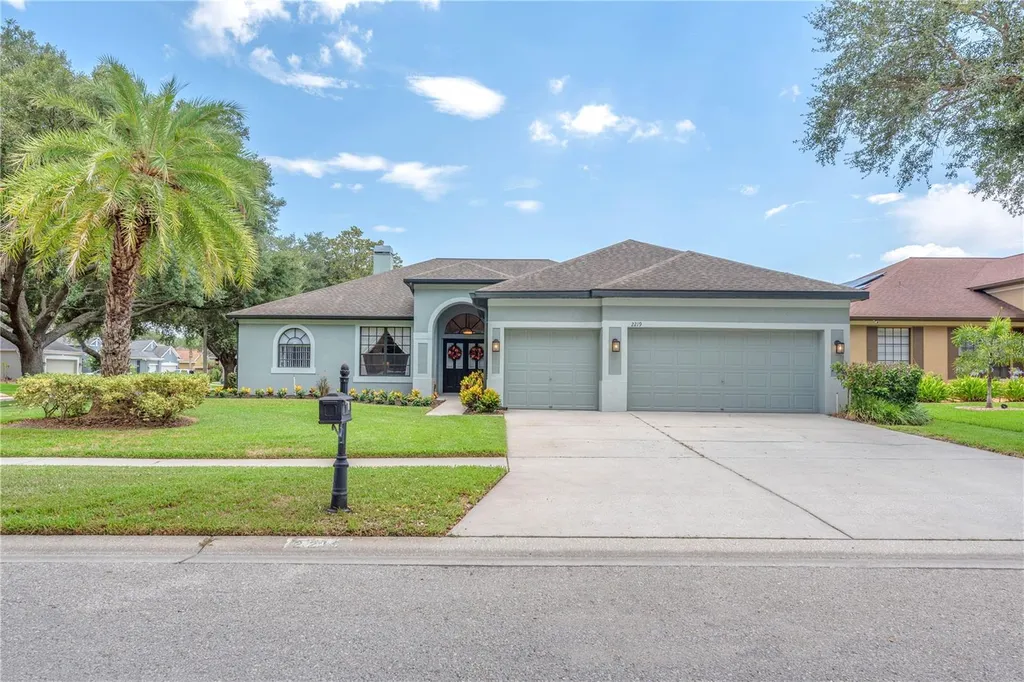 2219 Longmore Circle Valrico FL 33596