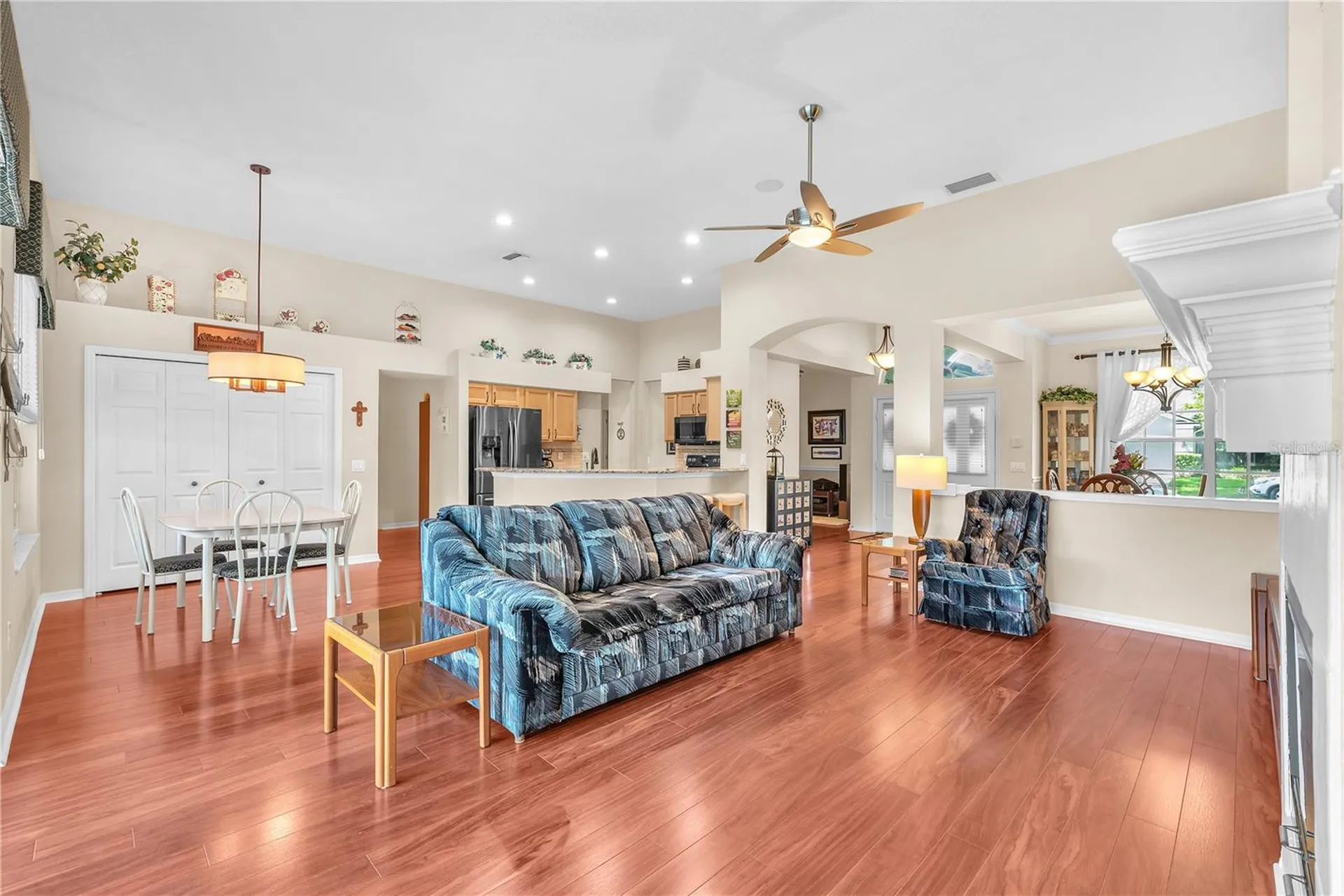 2219 Longmore Circle Valrico FL 33596