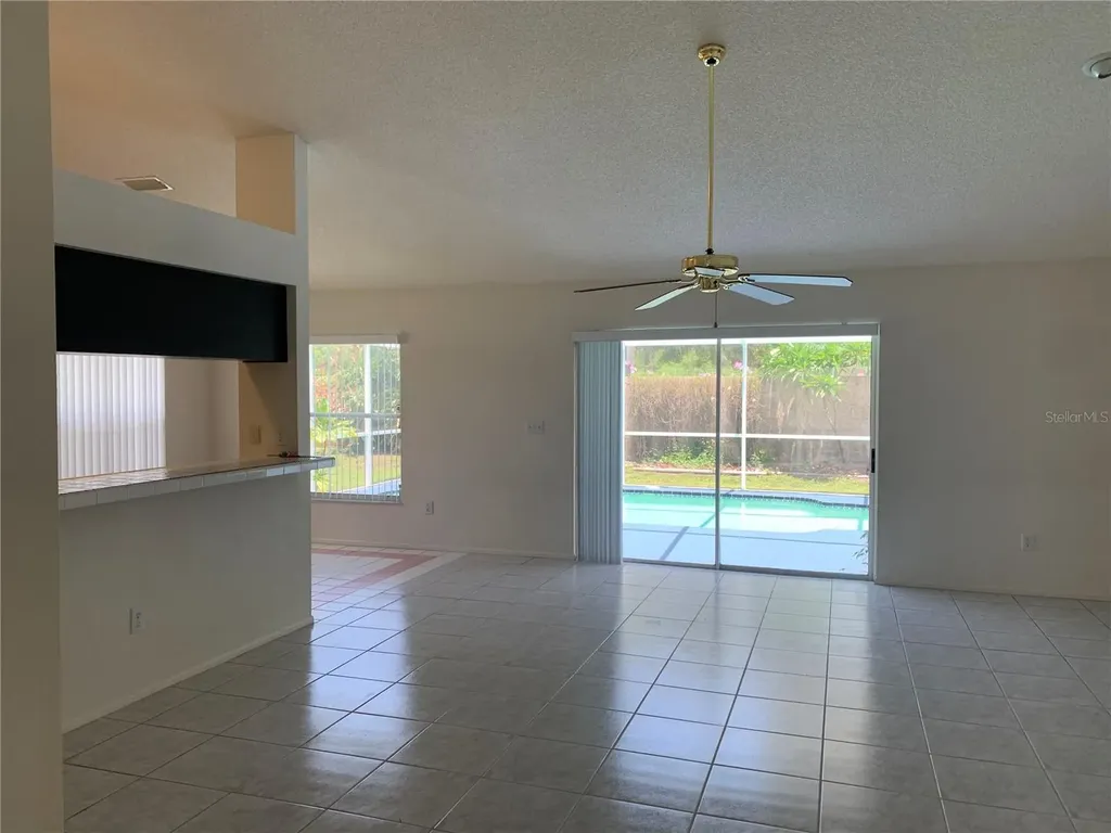 11417 Glenmont Drive Tampa FL 33635