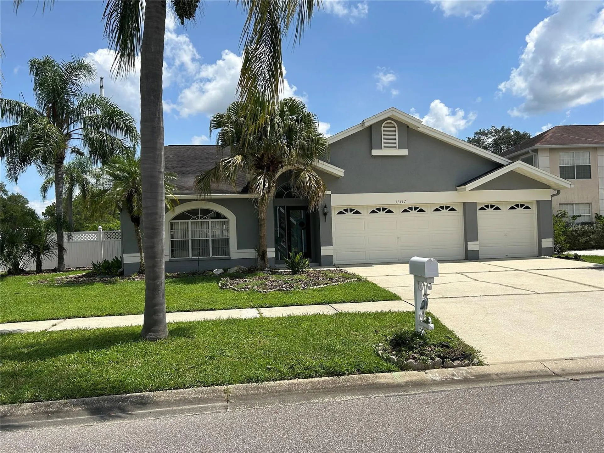 11417 Glenmont Drive Tampa FL 33635