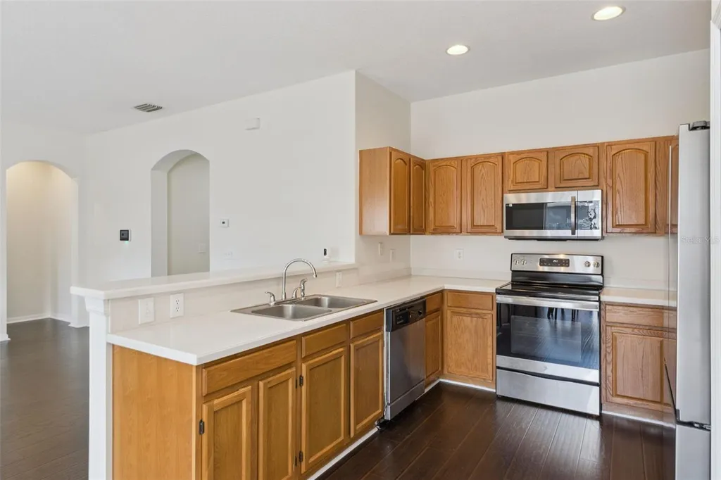 725 Star Pointe Drive Seffner FL 33584