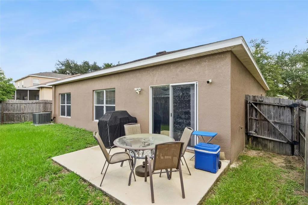 725 Star Pointe Drive Seffner FL 33584