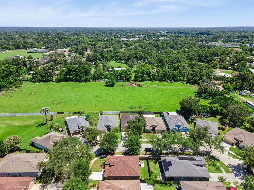 725 Star Pointe Drive Seffner FL 33584