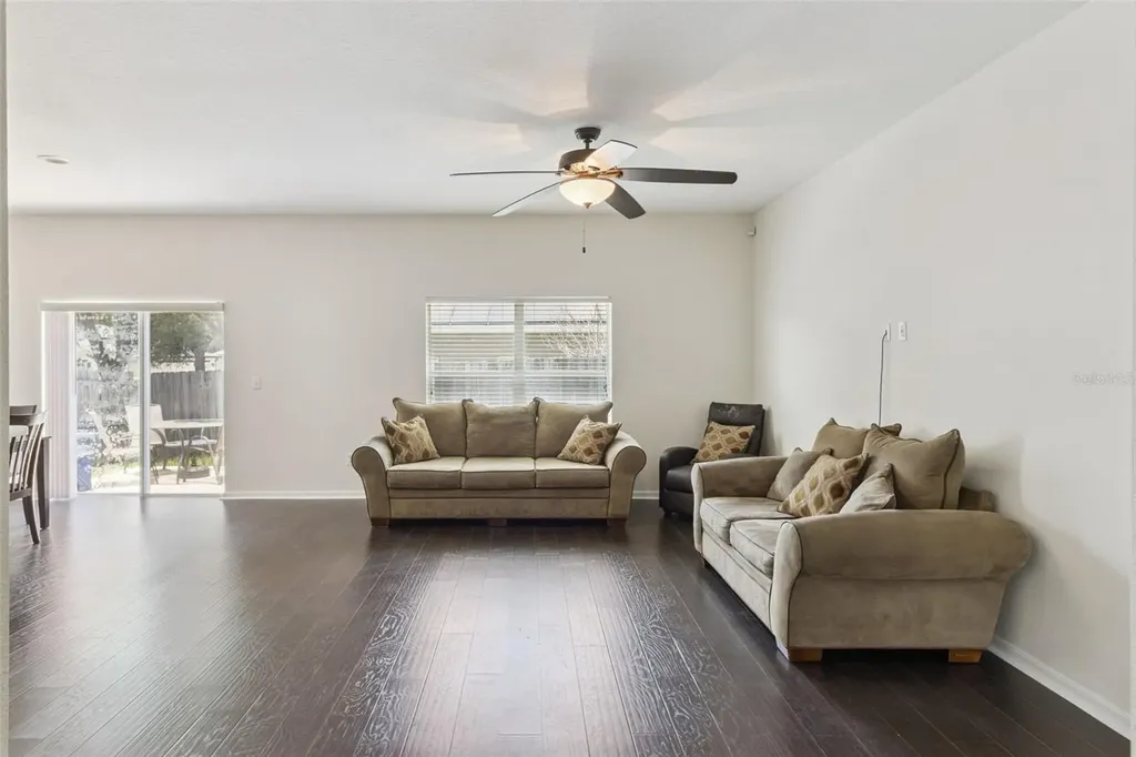725 Star Pointe Drive Seffner FL 33584