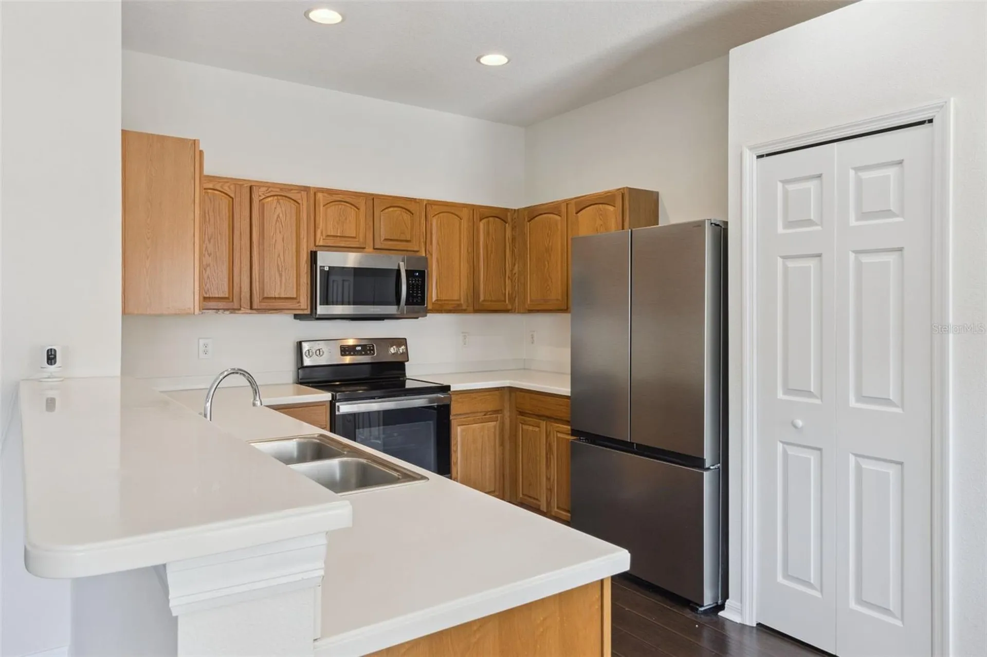 725 Star Pointe Drive Seffner FL 33584