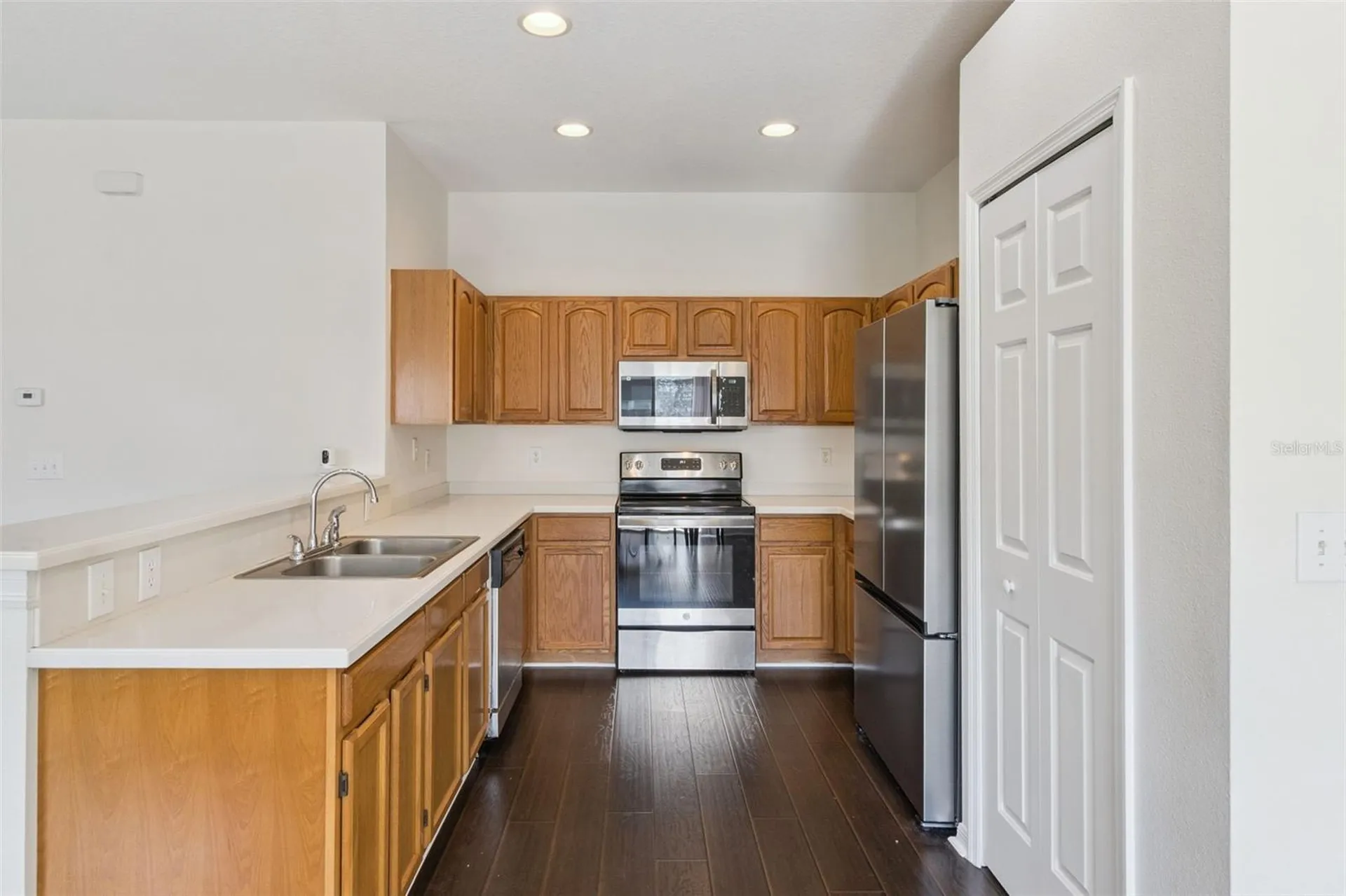 725 Star Pointe Drive Seffner FL 33584