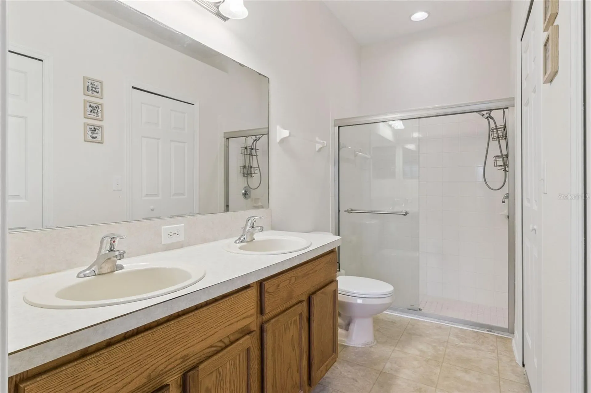 725 Star Pointe Drive Seffner FL 33584