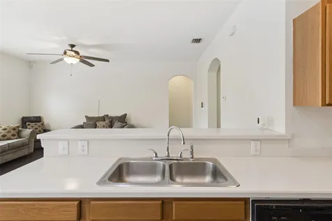 725 Star Pointe Drive Seffner FL 33584