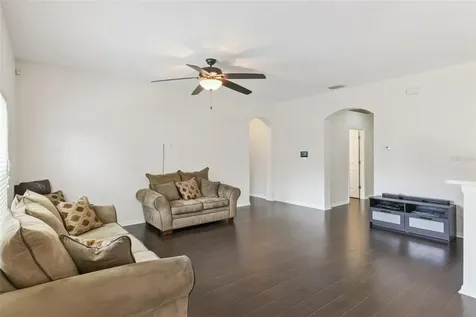 725 Star Pointe Drive Seffner FL 33584