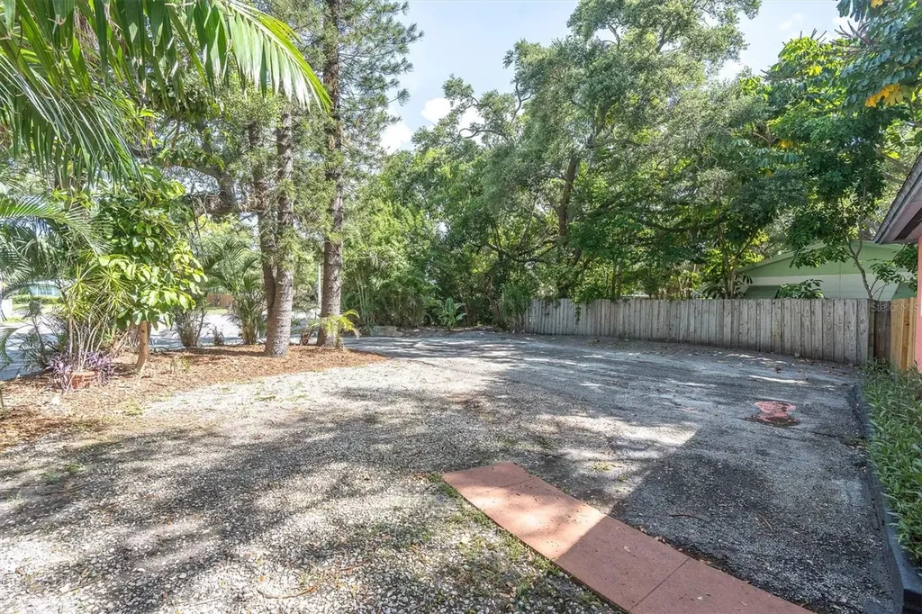 2925 Park Street N St Petersburg FL 33710
