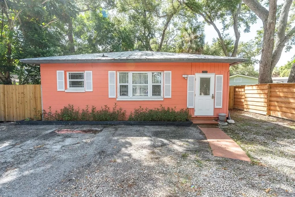 2925 Park Street N St Petersburg FL 33710