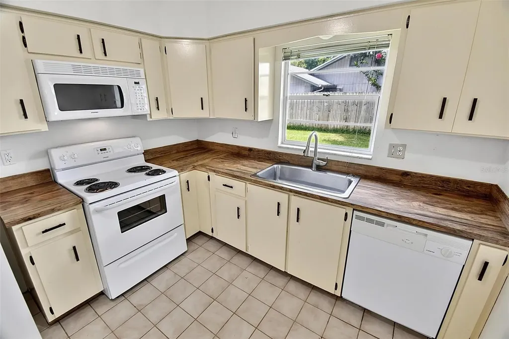 52 Blakeport Lane Palm Coast FL 32137