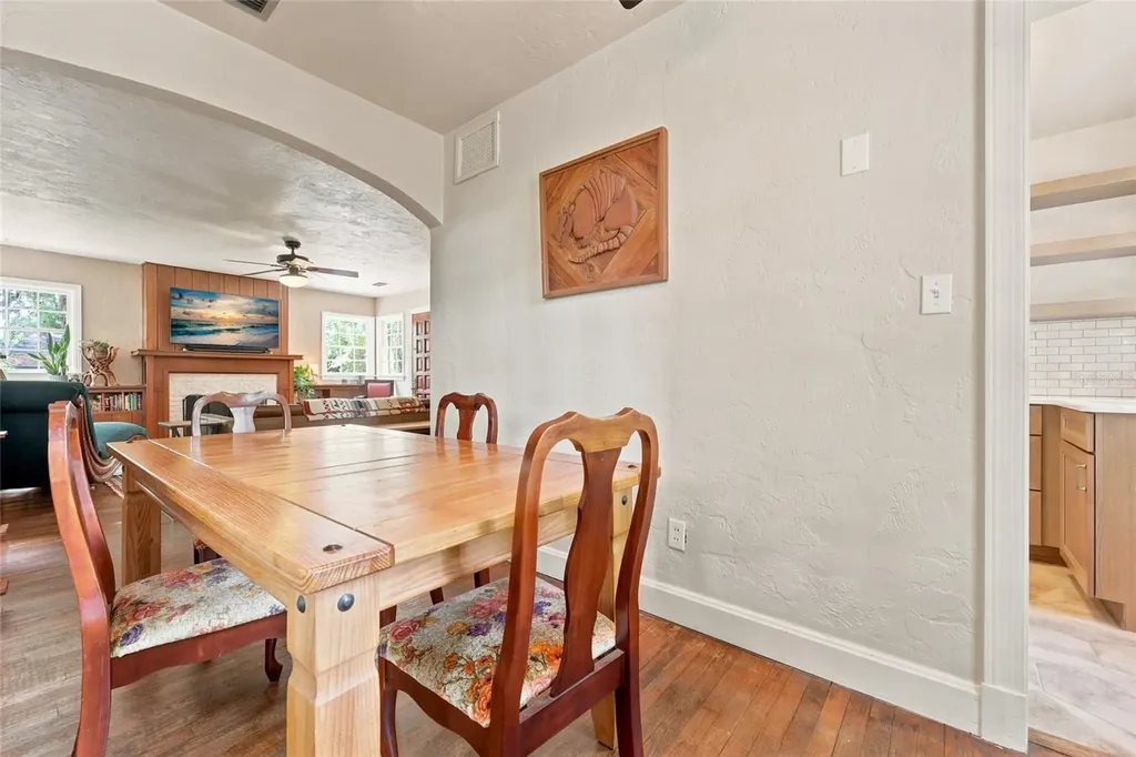 616 NW 8th Place Gainesville FL 32601
