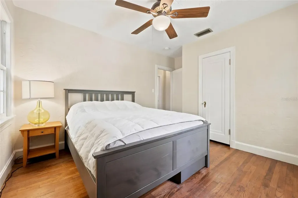 616 NW 8th Place Gainesville FL 32601