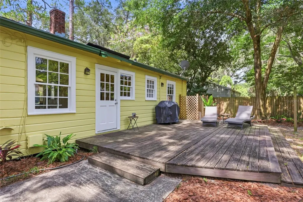 616 NW 8th Place Gainesville FL 32601