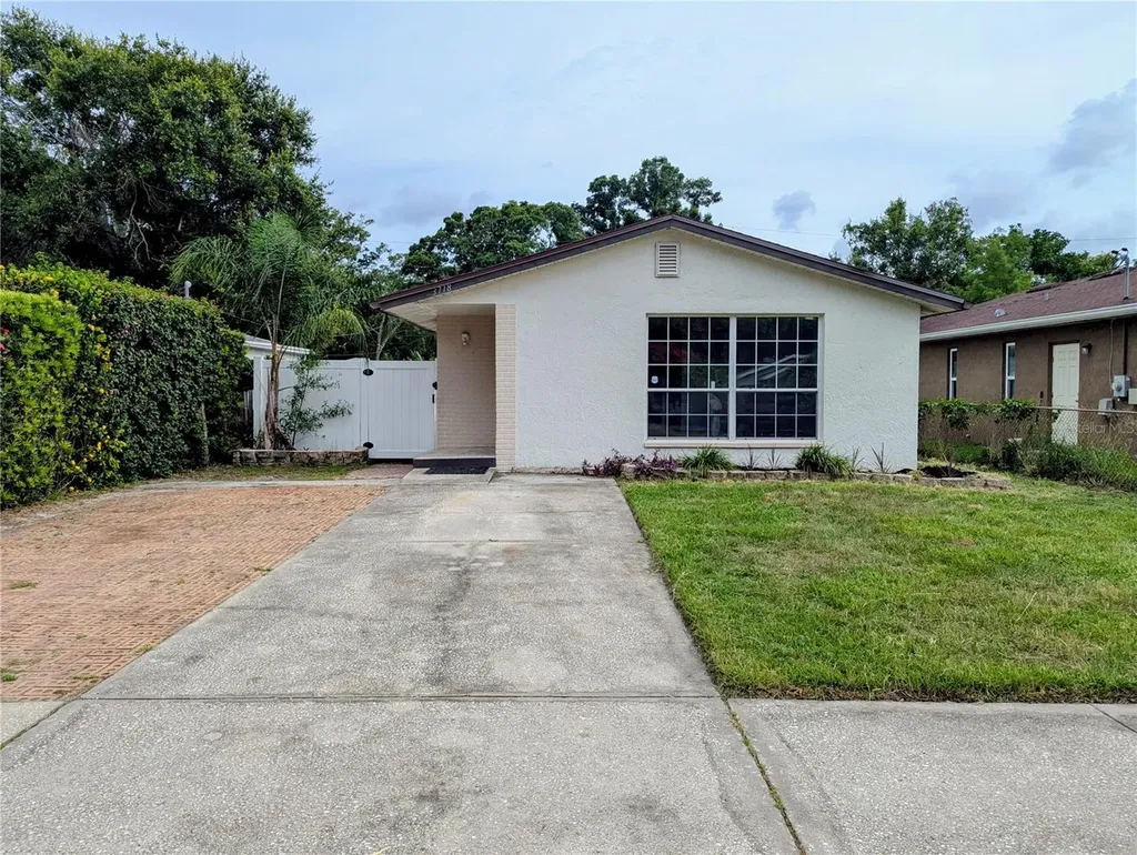 3718 53rd Avenue N St Petersburg FL 33714