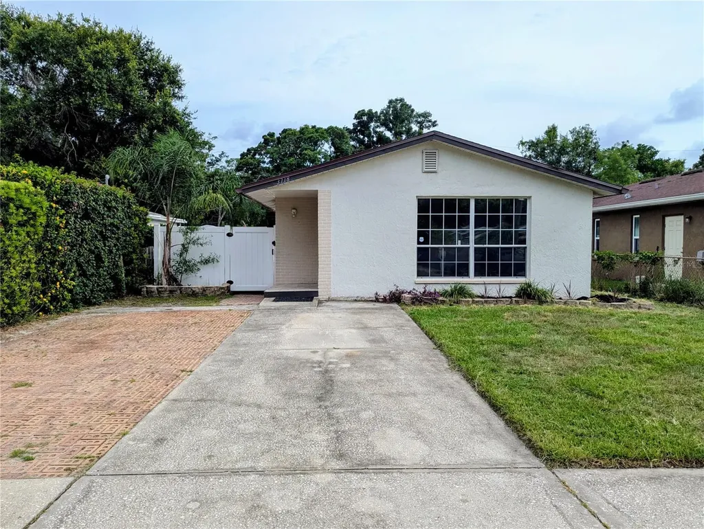 3718 53rd Avenue N St Petersburg FL 33714