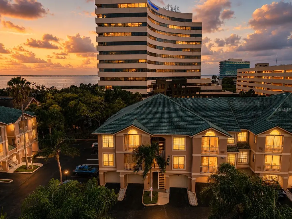 1203 Bay Club Circle Tampa FL 33607