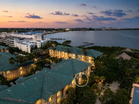 1203 Bay Club Circle Tampa FL 33607