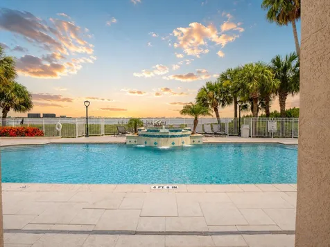 1203 Bay Club Circle Tampa FL 33607