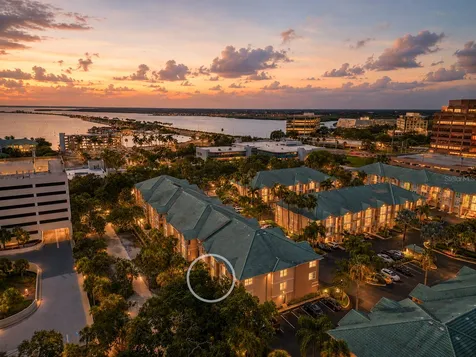 1203 Bay Club Circle Tampa FL 33607