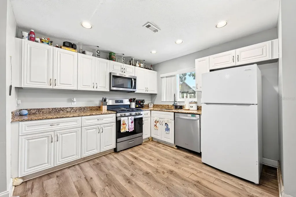 10330 Licorice Way Orlando FL 32821