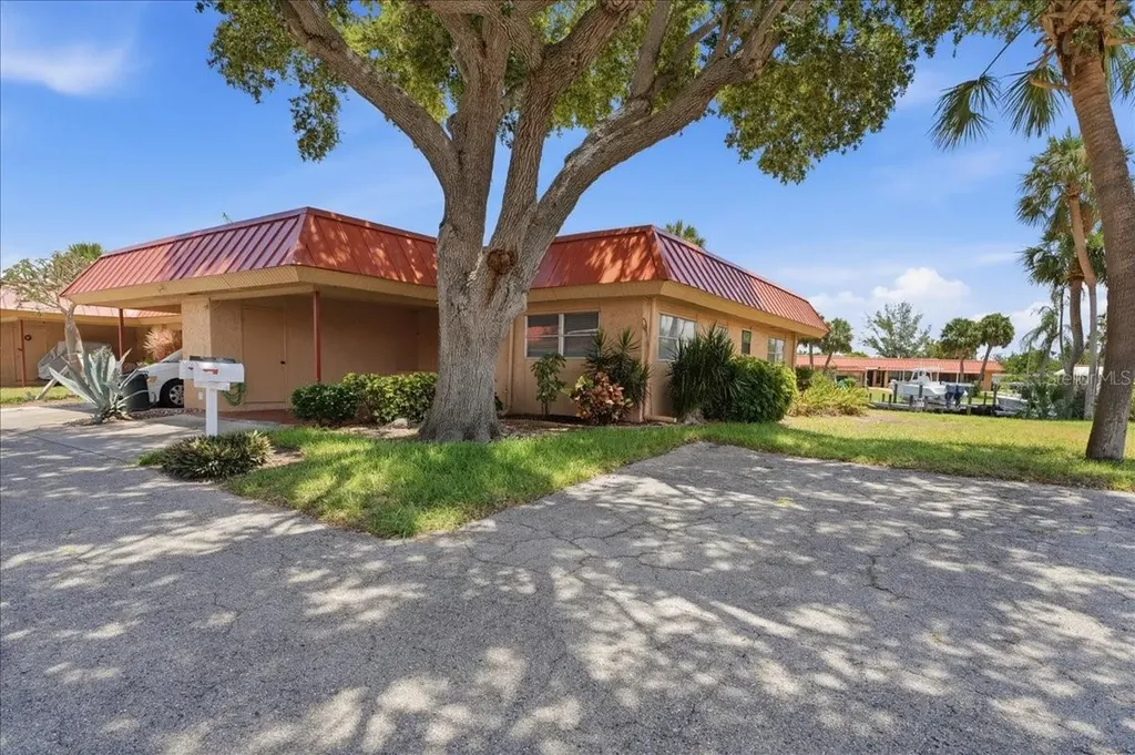 4111 La Costa Cove Bradenton FL 34210