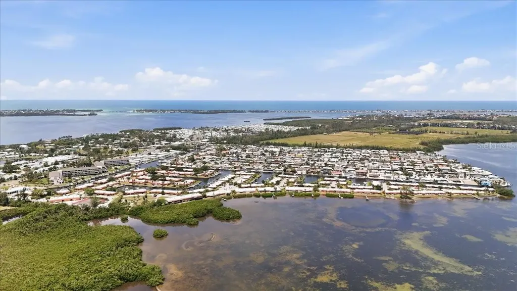 4111 La Costa Cove Bradenton FL 34210