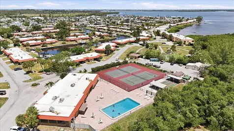 4111 La Costa Cove Bradenton FL 34210