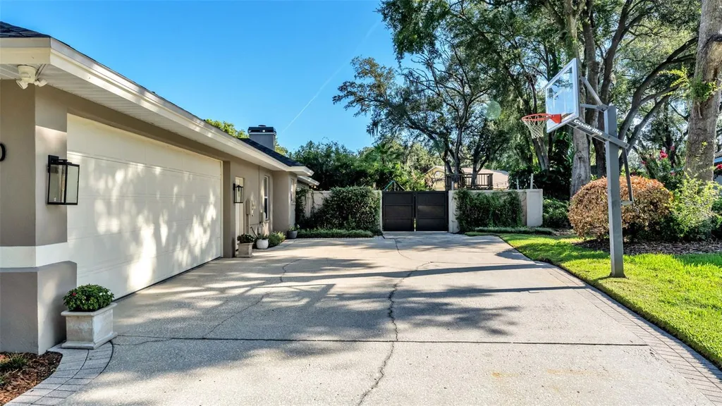 6590 Crescent Lake Drive Lakeland FL 33813