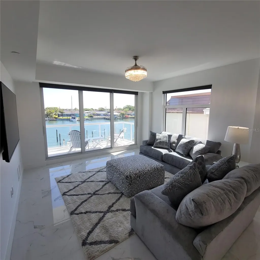 415 Island Way Clearwater Beach FL 33767