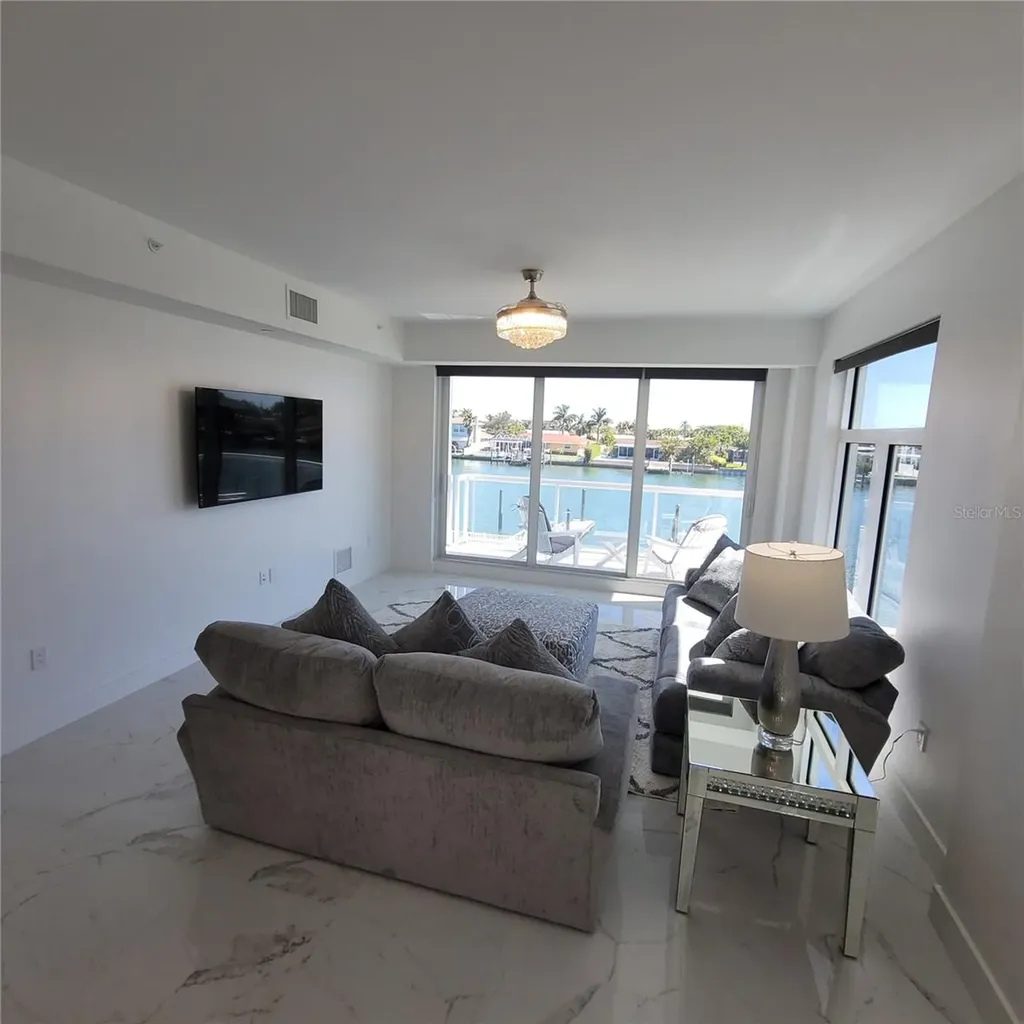 415 Island Way Clearwater Beach FL 33767