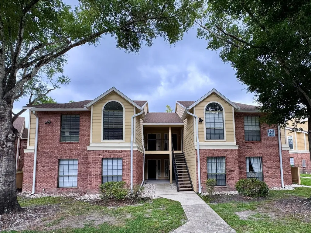 8649 Fancy Finch Drive Tampa FL 33614