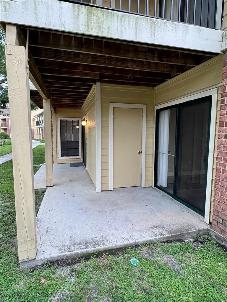 8649 Fancy Finch Drive Tampa FL 33614