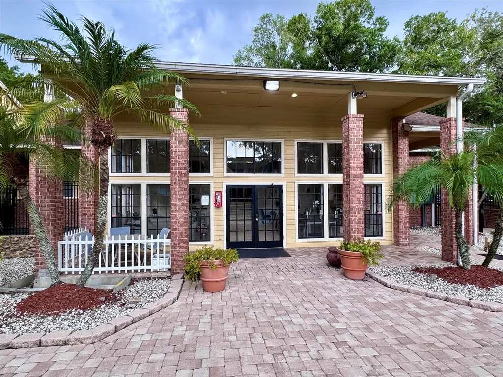 8649 Fancy Finch Drive Tampa FL 33614