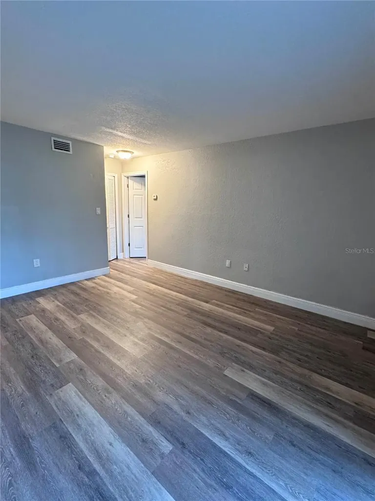 8649 Fancy Finch Drive Tampa FL 33614