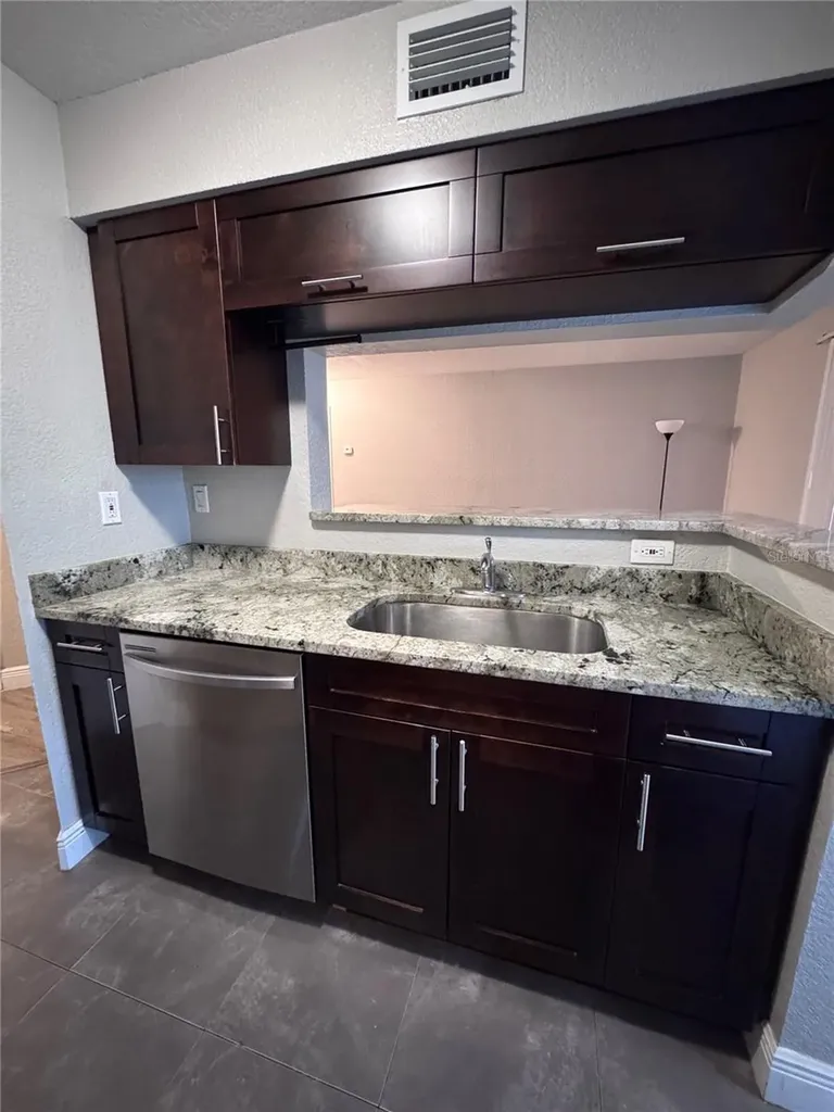 8649 Fancy Finch Drive Tampa FL 33614