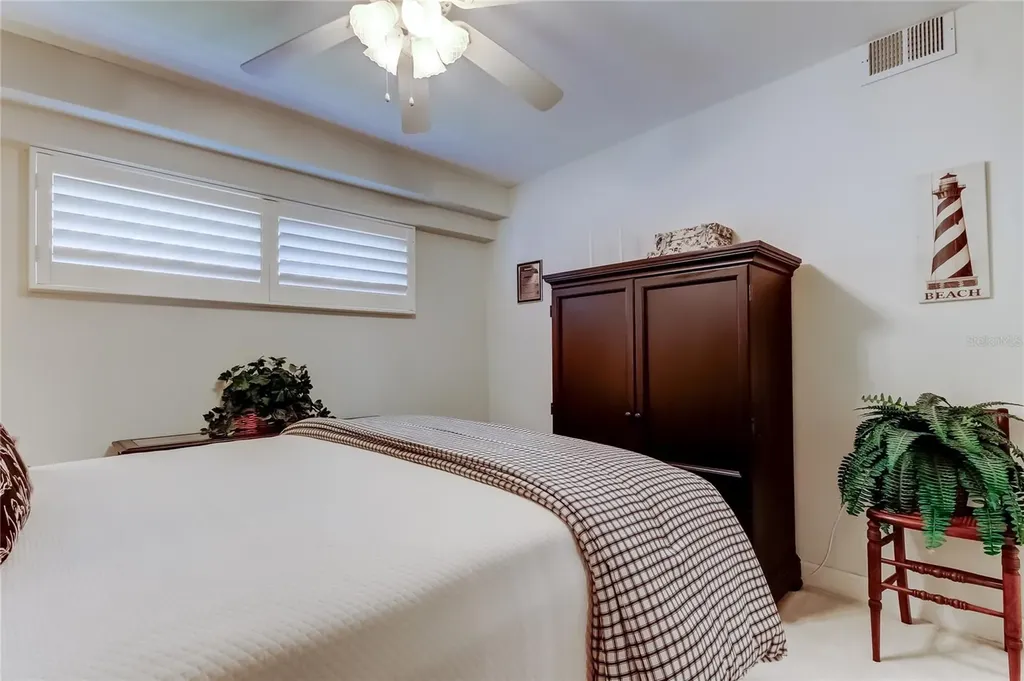 9450 Harbor Greens Way Seminole FL 33776