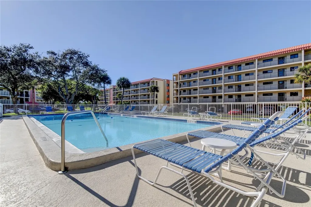 9450 Harbor Greens Way Seminole FL 33776
