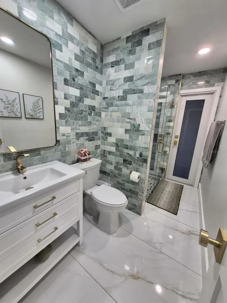 5817 Tampa Shores Boulevard Tampa FL 33615