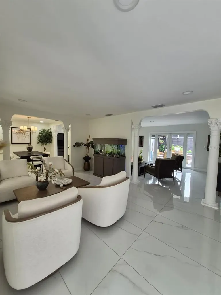5817 Tampa Shores Boulevard Tampa FL 33615