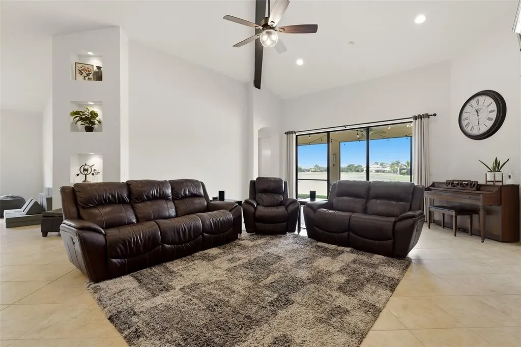 534 Chantilly Trail Bradenton FL 34212