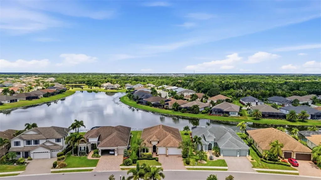 534 Chantilly Trail Bradenton FL 34212