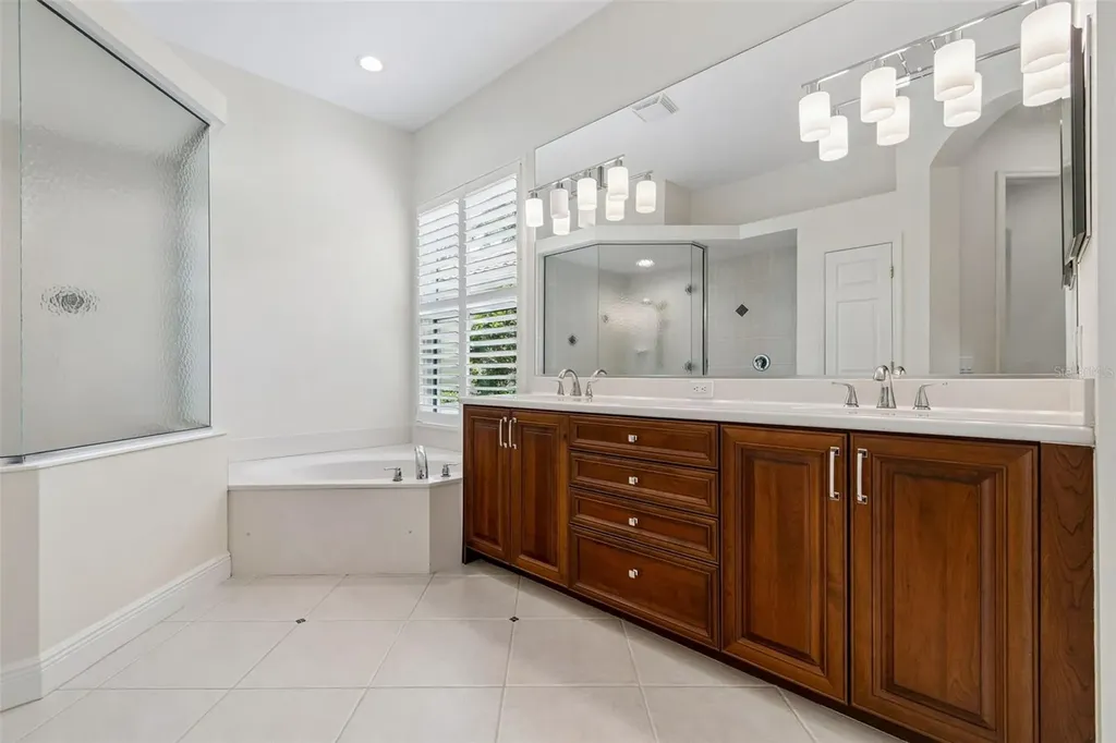 7222 Lake Forest Glen Bradenton FL 34202