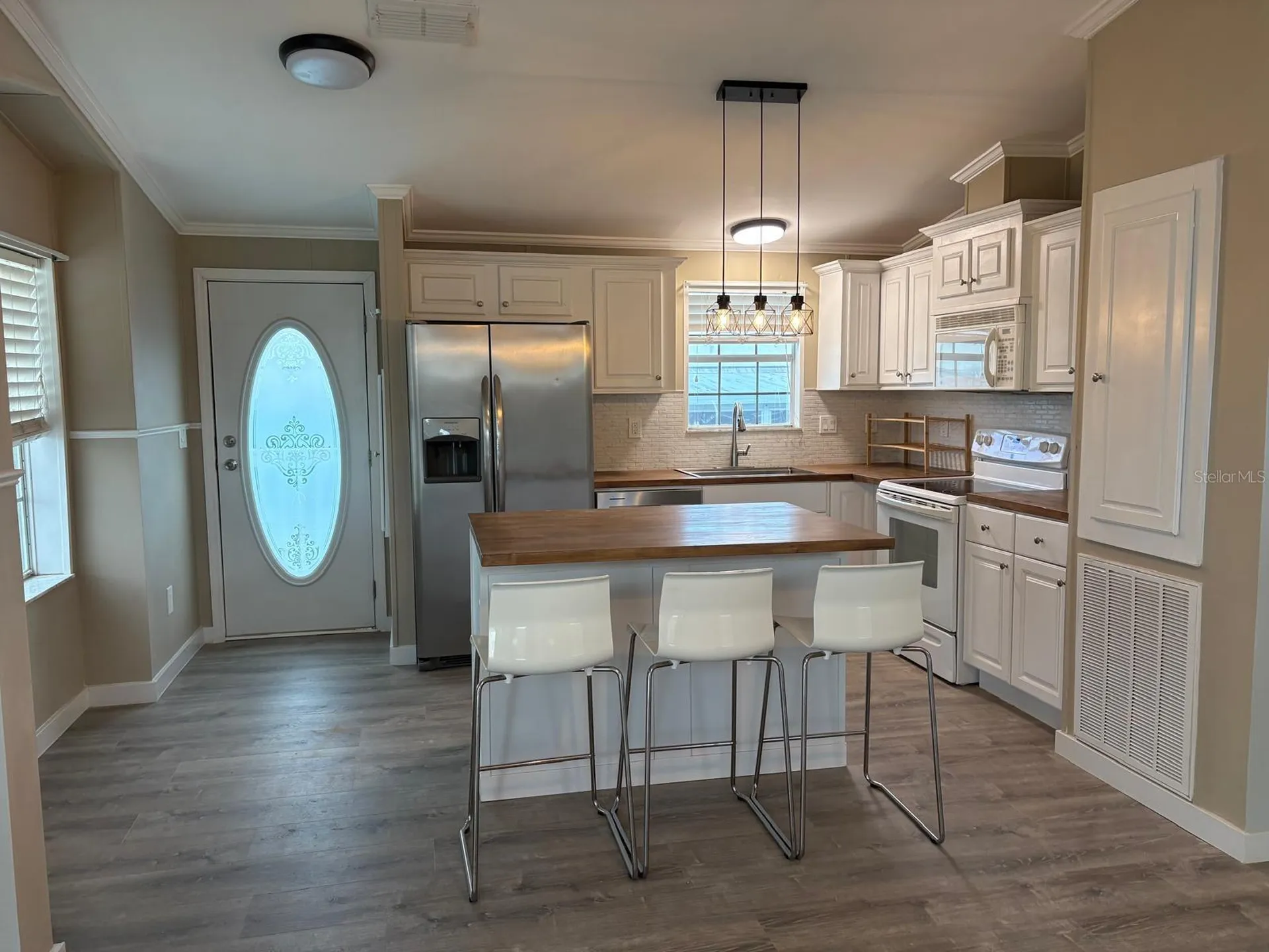653 Los Altos North Port FL 34287