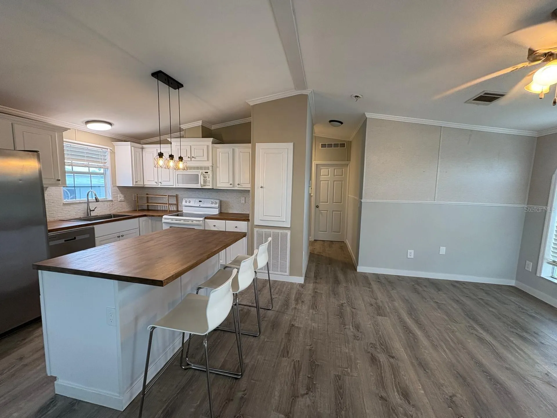 653 Los Altos North Port FL 34287