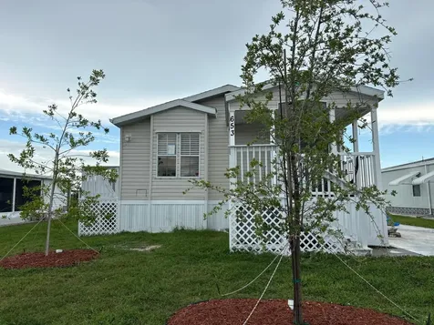653 Los Altos North Port FL 34287